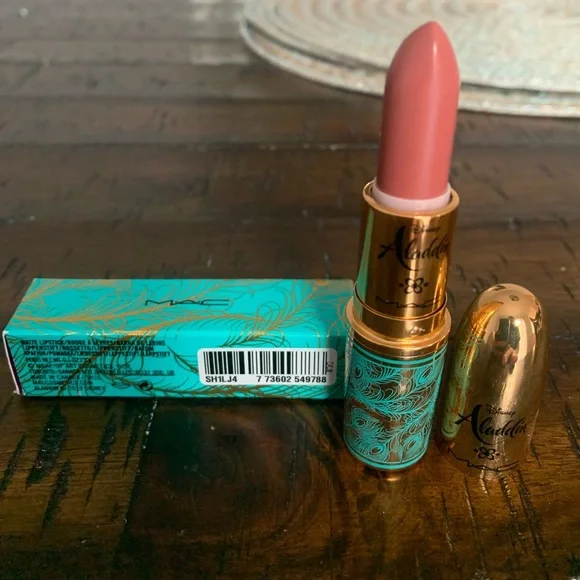 🧞‍♂️LE🧞‍♂️MAC Aladdin Collection Matte Lipstick- Princess Incognito